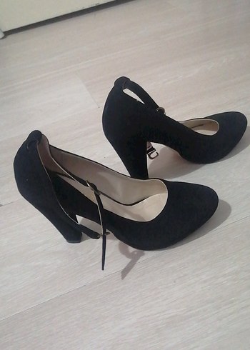 Siyah Süet Tokalı Kadın Topuklu Ayakkabı - Görsel 2