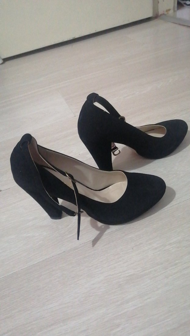 Siyah Süet Tokalı Kadın Topuklu Ayakkabı - Görsel 2