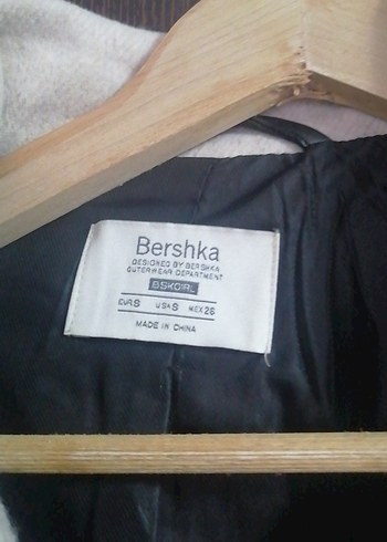 Deri Kolları ve Kemerli Beyaz Kadın Ceket - Görsel 3