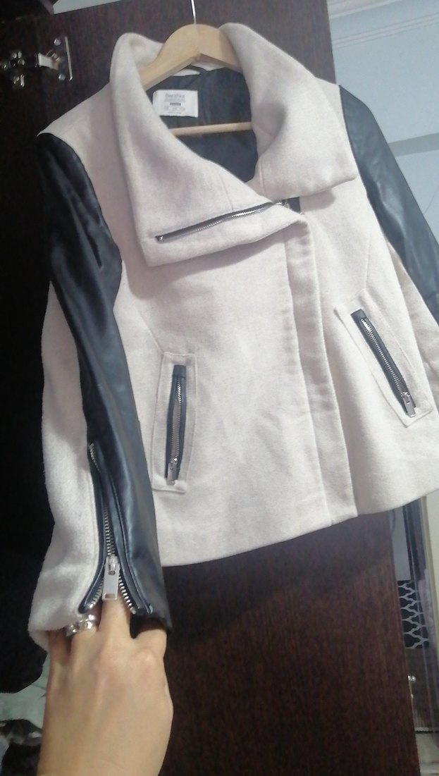 Deri Kolları ve Kemerli Beyaz Kadın Ceket - Görsel 2