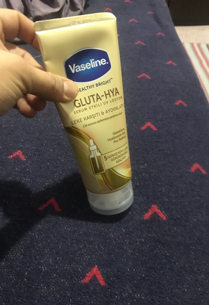 Vaseline Gluta-Hya Serum - Görsel 2