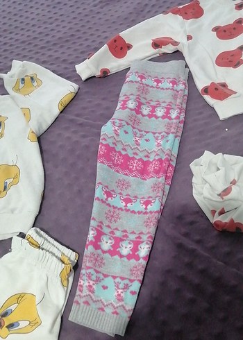 Çocuklar için Tweety Baskılı Beyaz Polar Pijama Takımı - Görsel 3