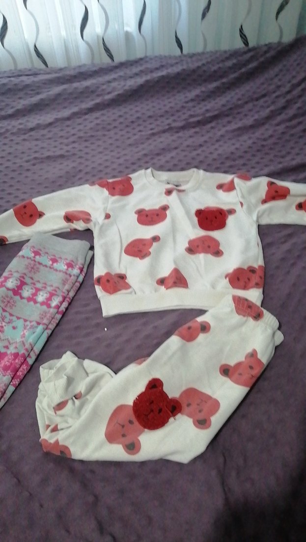 Çocuklar için Tweety Baskılı Beyaz Polar Pijama Takımı - Görsel 2