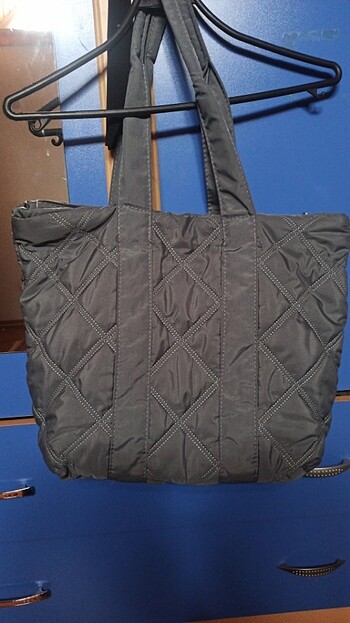 Kapitone model gri çanta