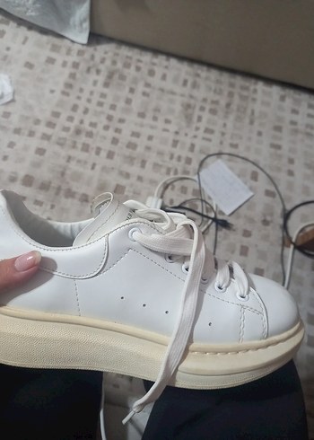 Alexander McQueen Beyaz Kadın Spor Ayakkabı