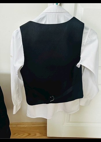 Erkek Çocuk Klasik Siyah Yelekli Takım - Görsel 2