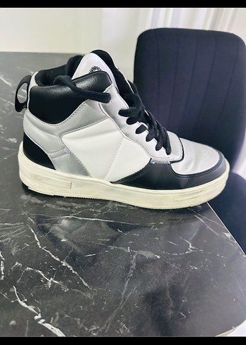 Beyaz Gri Bağcıklı Sokak Stili Kadın Spor Ayakkabı - Görsel 4