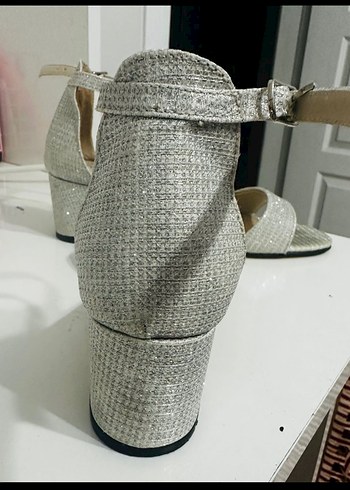 Bej Kemerli Blok Topuklu Kadın Abiye Ayakkabı - Görsel 3