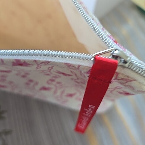 Elizabeth Arden New York yüz kremi - Görsel 8