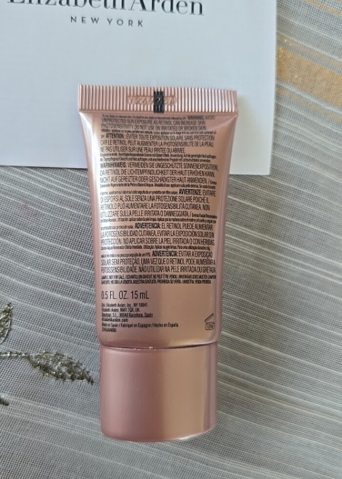 Elizabeth Arden New York yüz kremi - Görsel 4