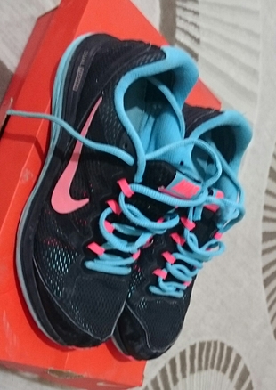 nike mavi 