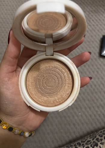 Açık Bej Tonunda Pudra - Görsel 4