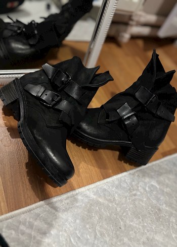 Siyah hakiki deri Süet Tokalı Kadın Bot - Görsel 3