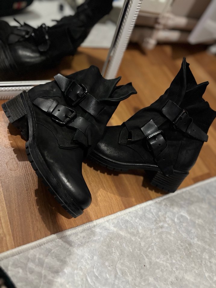 Siyah hakiki deri Süet Tokalı Kadın Bot - Görsel 3