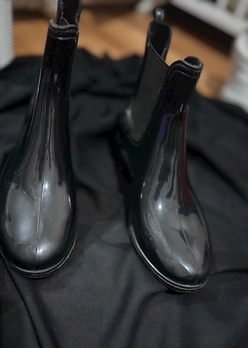 Siyah Kadın lastik bot - Görsel 4