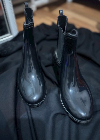 Siyah Kadın lastik bot - Görsel 3