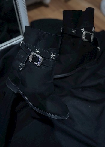 Pelinin Ayakkabıları 35