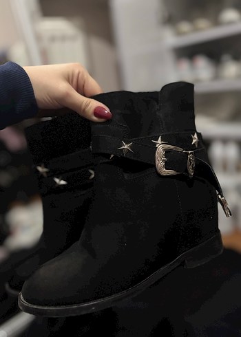 Tokalı Siyah Gotik süet Kadın Botu - Görsel 3