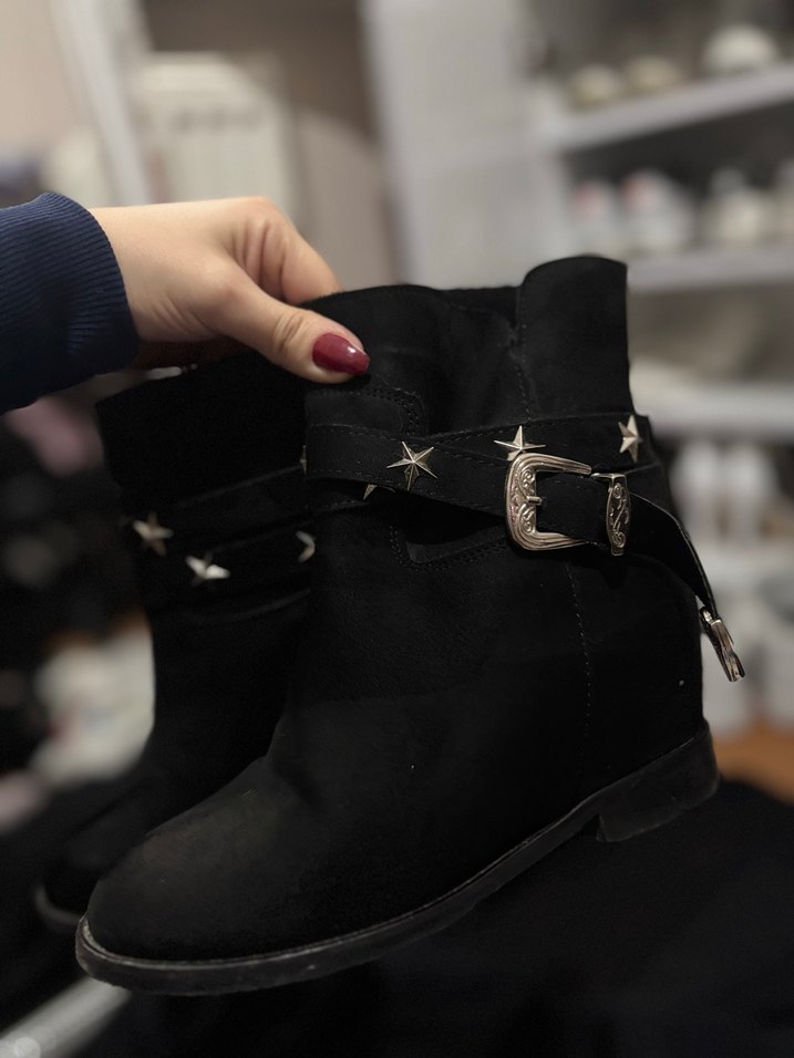 Tokalı Siyah Gotik süet Kadın Botu - Görsel 3