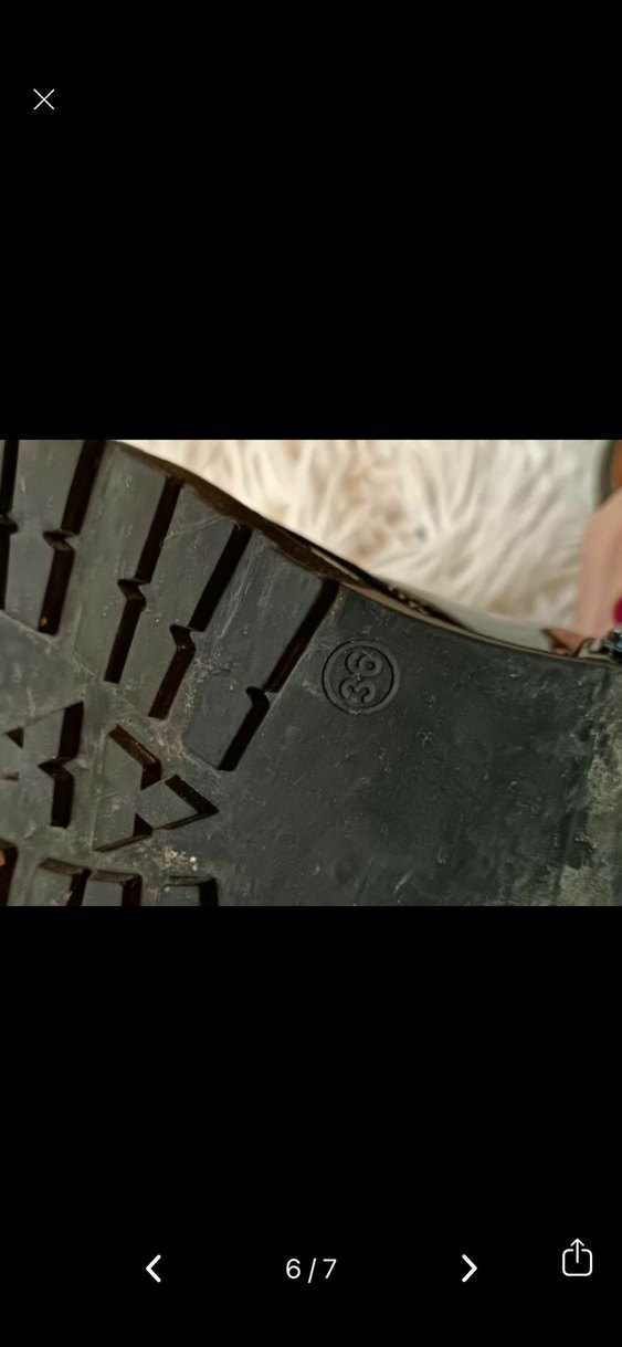 Siyah Bot - Görsel 3