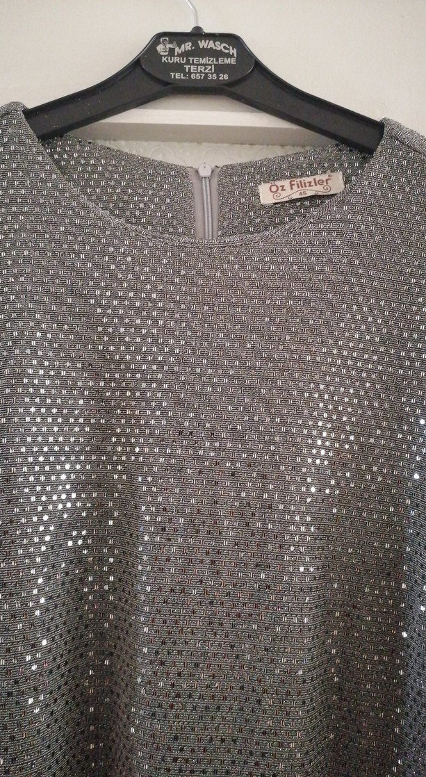 Yılan Desenli Uzun Gri Kadın Abiye Elbise - Görsel 2