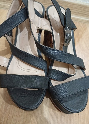 Kahverengi Desenli Kadın Dolgu Topuklu Sandalet - Görsel 4