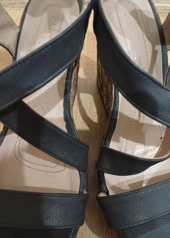 Kahverengi Desenli Kadın Dolgu Topuklu Sandalet - Görsel 5