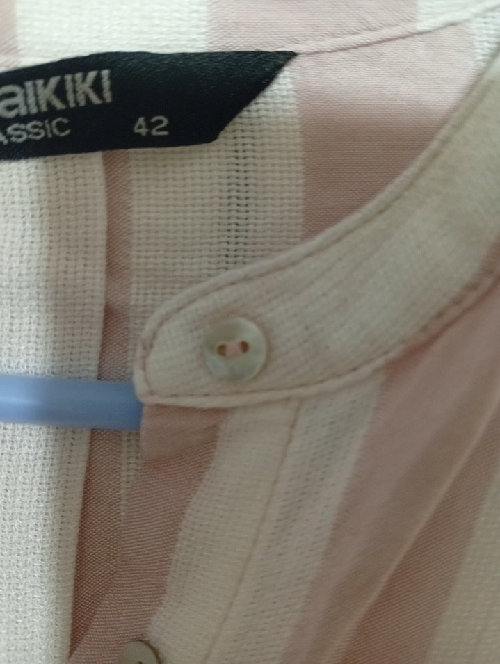 Pembe Çizgili V Yaka Uzun Kollu Gömlek - Görsel 3