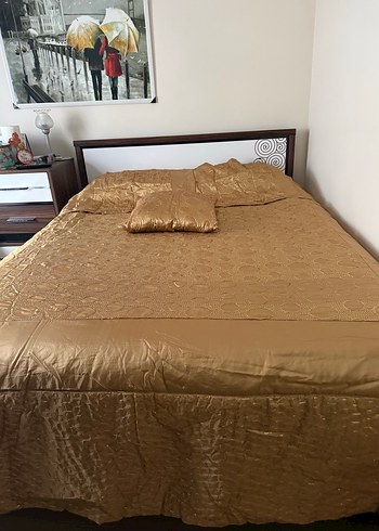 Jusco Altın Renk İşlemeli Parlak Yatak Örtüsü - Görsel 2