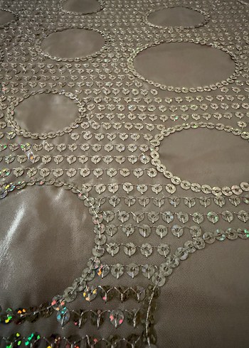 Jusco Altın Renk İşlemeli Parlak Yatak Örtüsü - Görsel 5