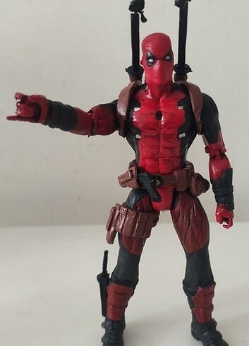 Beden Renk DEADPOOL EFSANEVİ MARVEL KAHRAMANI
