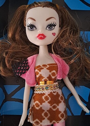 Beden MONSTER HIGH ACAYİP ARKADAŞLAR YILBAŞI HEDİYESİ