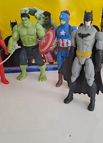 KOMP SET 17cm IŞIKLI(HULK SPIDERMAN BATMAN IRONM KAPTAN AMERİKA