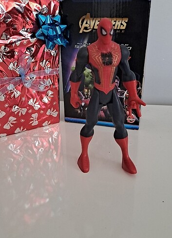  Beden SUPER KAHRAMAN EFSANEVİ 17 CM SPİDERMAN KAHRAMANI