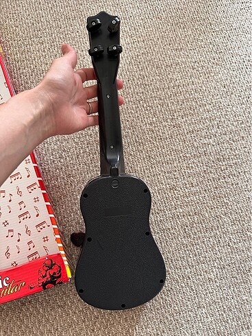  Beden Oyuncak gitar