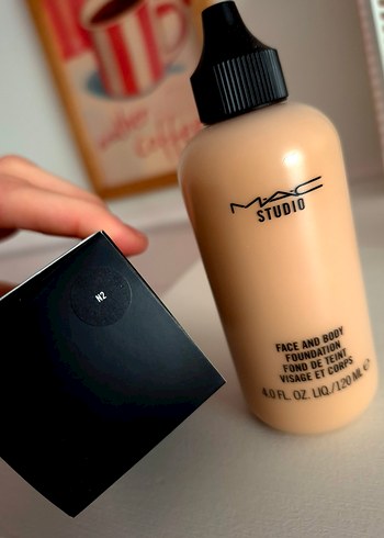 Orijinal Mac Studio Face and Body Fondöten N2 - Görsel 5