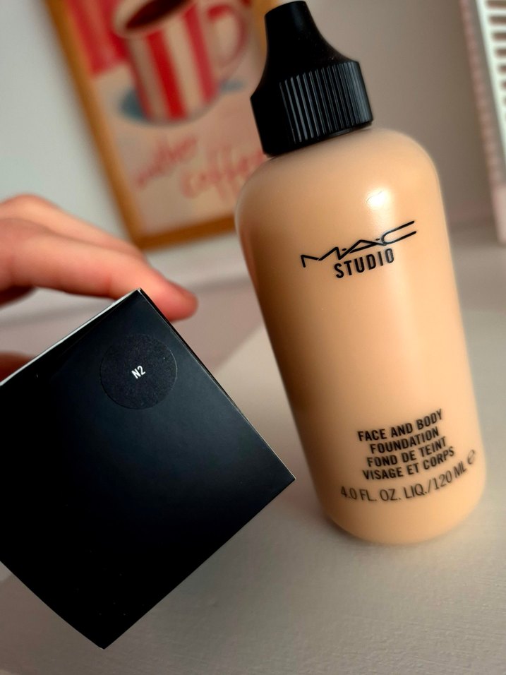 Orijinal Mac Studio Face and Body Fondöten N2 - Görsel 5