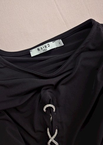 NA-KD taşlı bağcıklı yeni şık crop bluz - Görsel 2