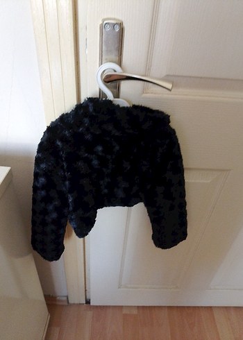 Kız Çocuk Siyah Kürklü Bolero - Görsel 2