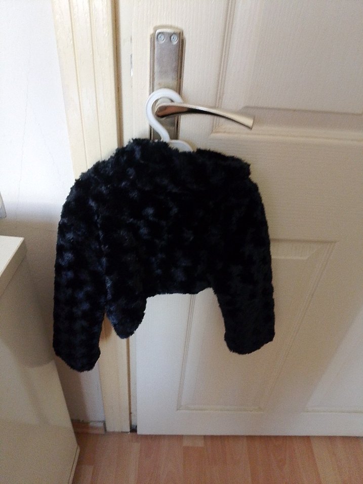 Kız Çocuk Siyah Kürklü Bolero - Görsel 2