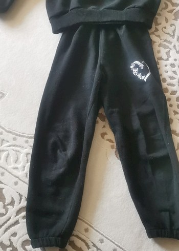 Siyah Nakışlı Kapüşonlu Kız Eşofman Takımı - Görsel 2