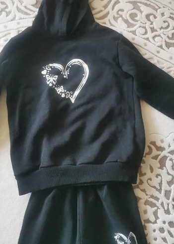 Siyah Nakışlı Kapüşonlu Kız Eşofman Takımı - Görsel 3