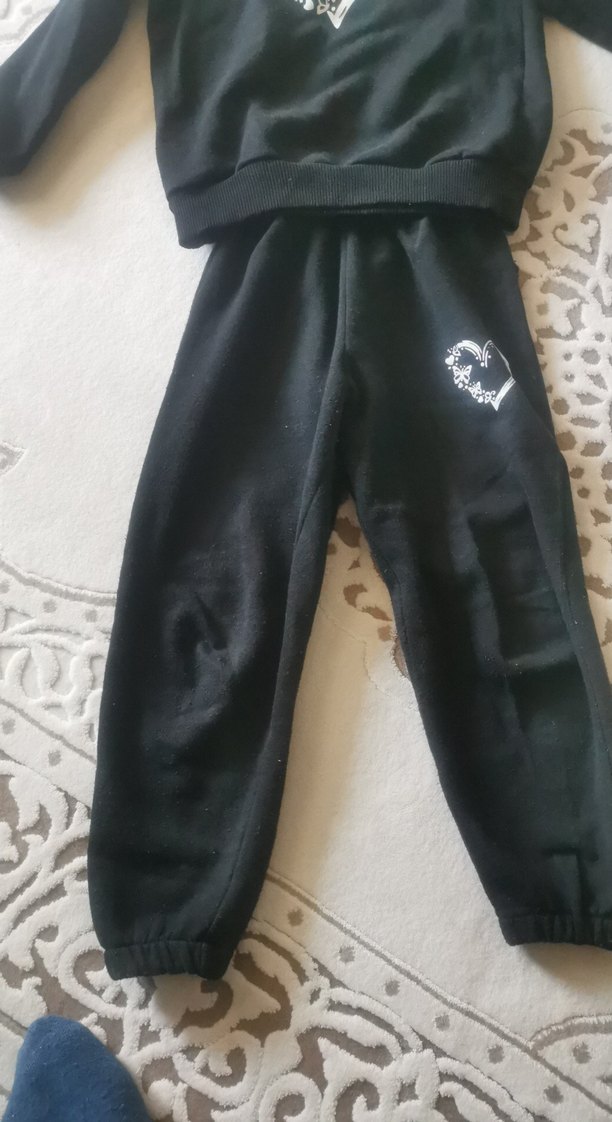 Siyah Nakışlı Kapüşonlu Kız Eşofman Takımı - Görsel 2