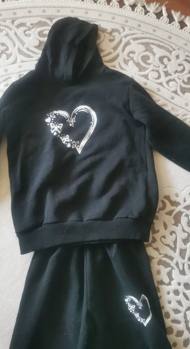 Siyah Nakışlı Kapüşonlu Kız Eşofman Takımı - Görsel 3