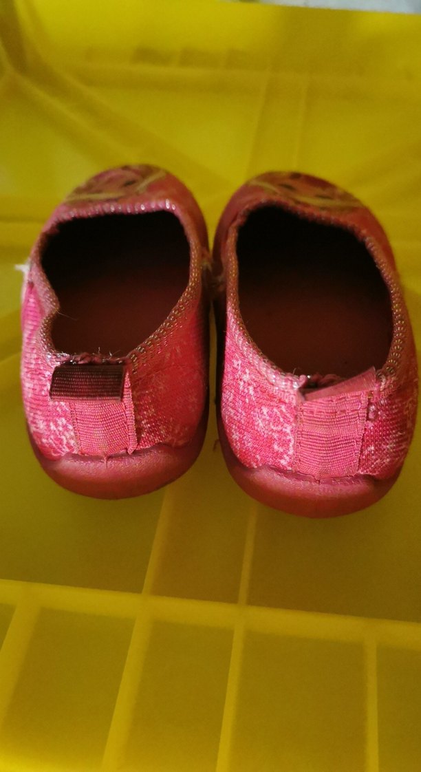 Kız Çocukları için Renkli Baskılı Sıcak Terlik - Görsel 2