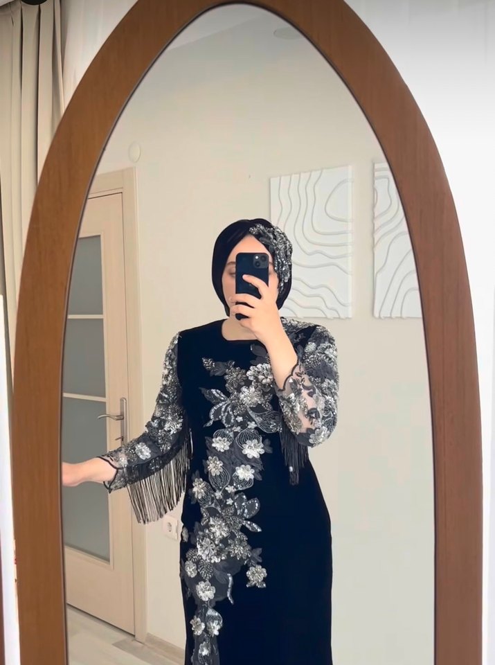 Uzun Siyah taşlı  Nakışlı Kadife  Abiye Elbise - Görsel 2