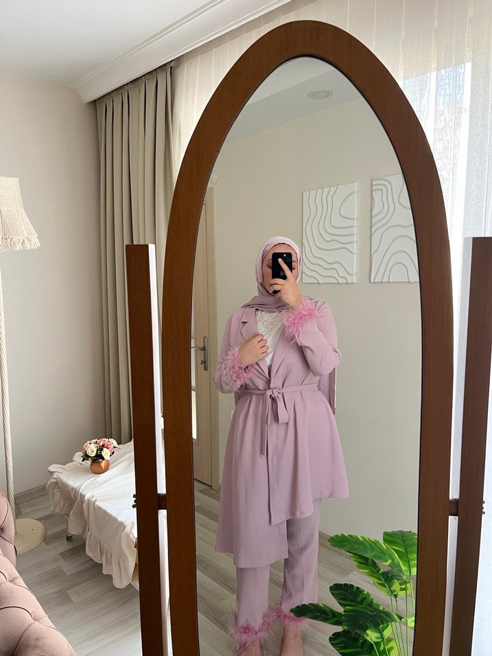 Pembe tüylü tasarım asimetrik takım - Görsel 3