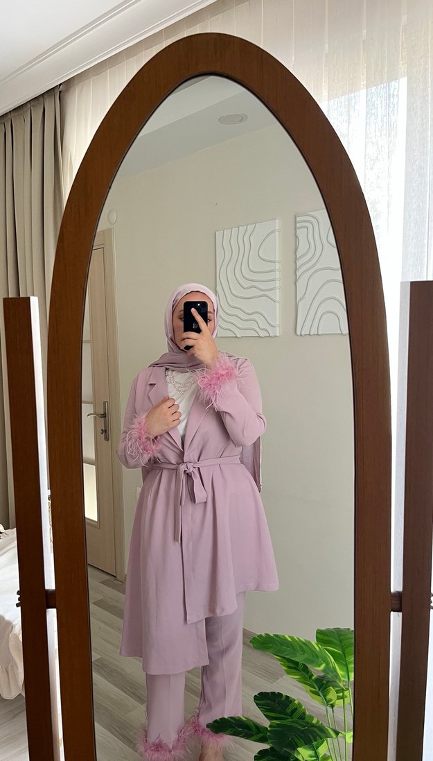 Pembe tüylü tasarım asimetrik takım - Görsel 2