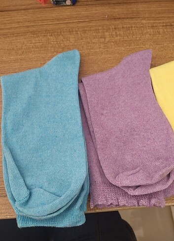 Diğer Sarı pembe lila mavi renk çorap 