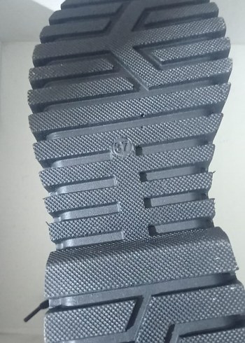 Siyah Bağcıklı kadın Bot - Görsel 5